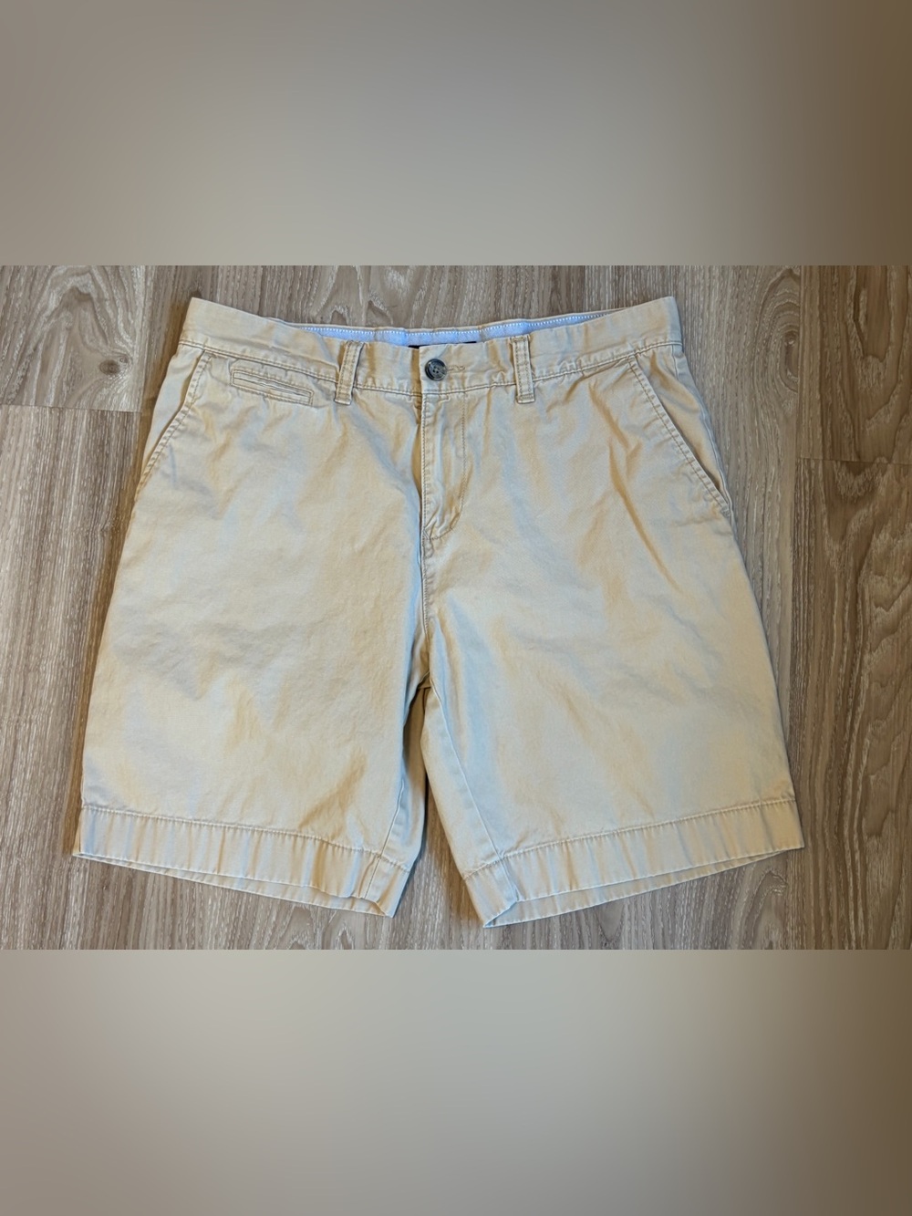 Tommy Hilfiger Men's beige Flat-Front Shorts size W34
